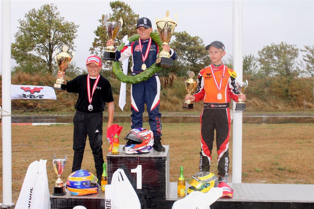 I Cadett Junior var det Mathias Bjerre Jakobsen der vandt foran Valdemar Aggerholm Kasting og Magnus Nordal Terkildsen
(Foto: Khanh Phi Thai)